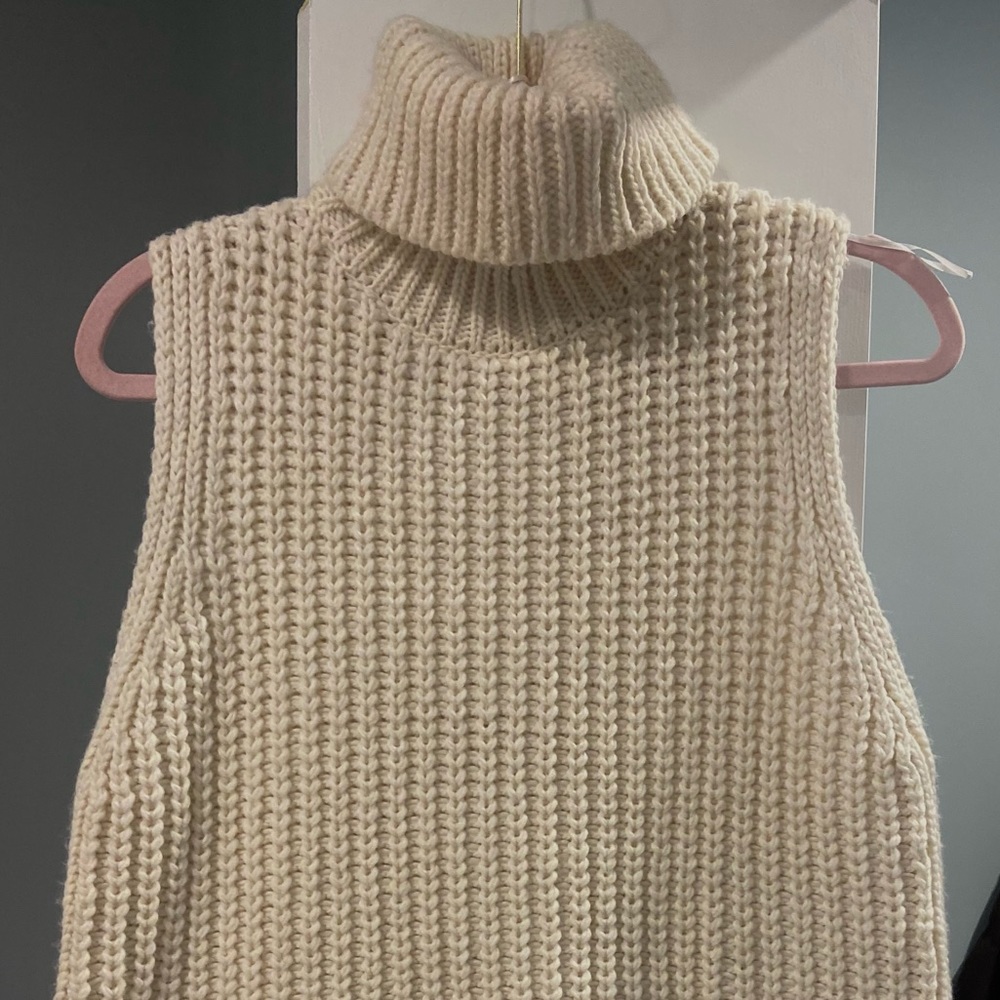 H&M sweater vest